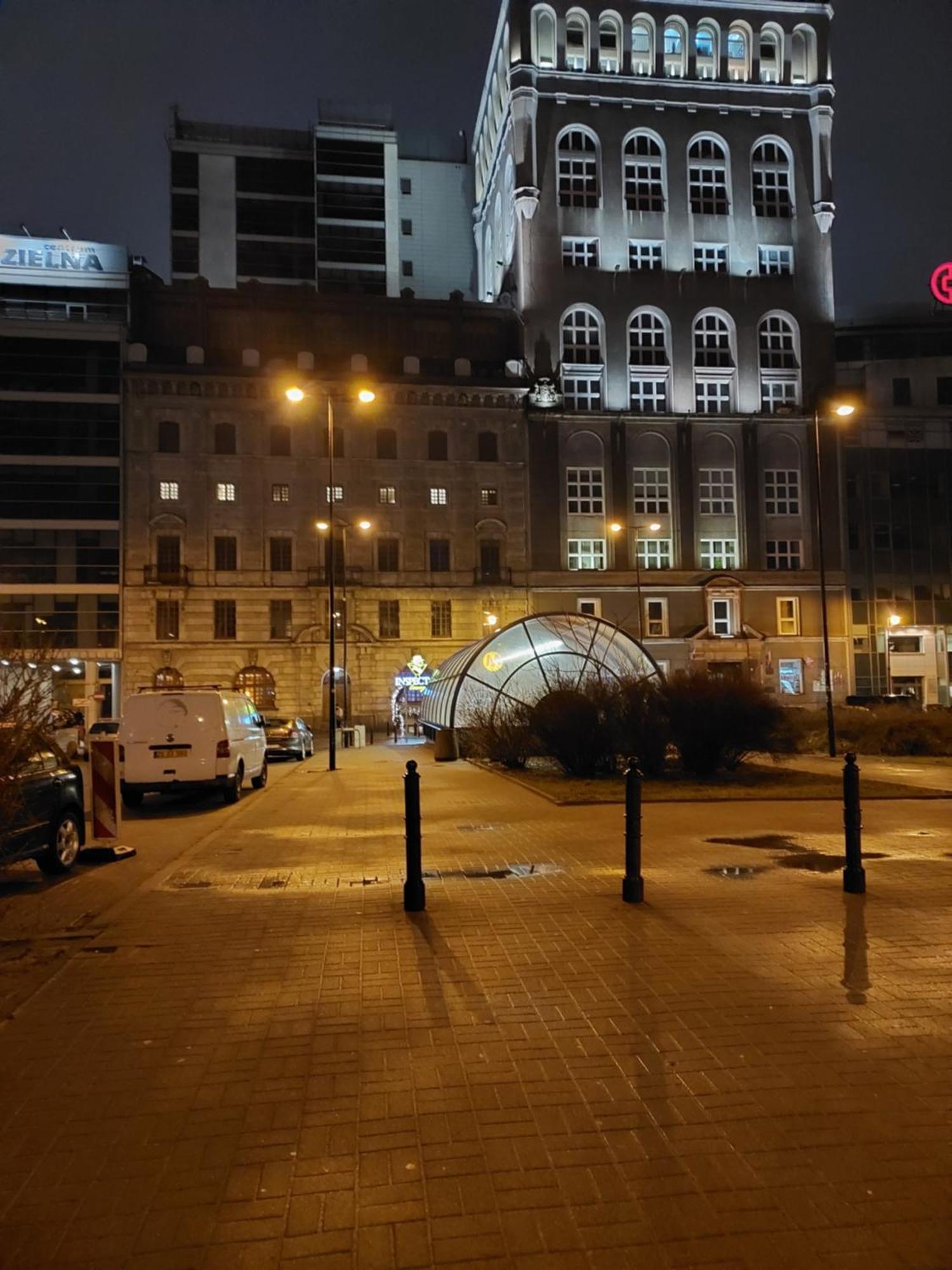 Apartament Roland Warszawa Srodmiescie Luaran gambar